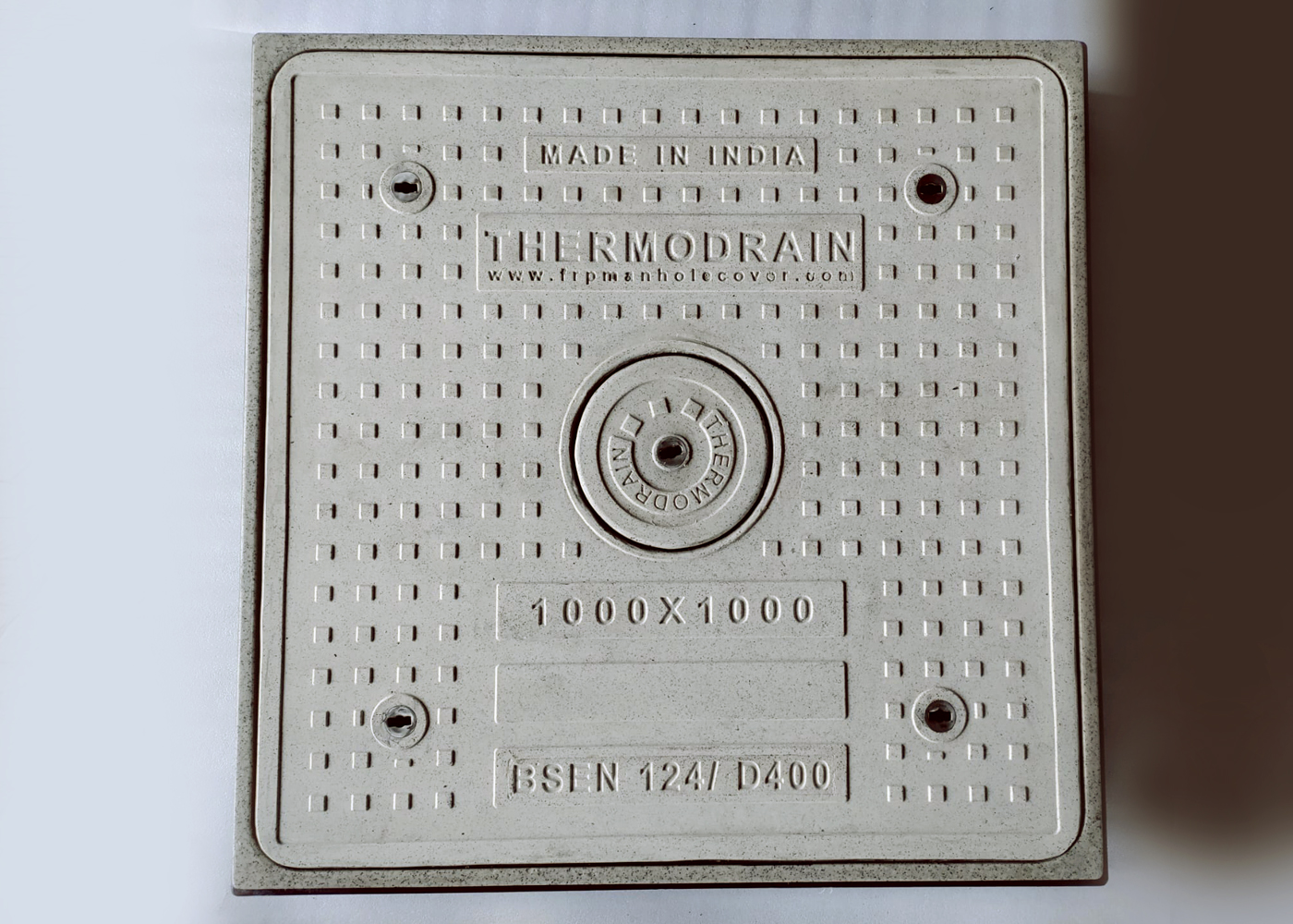 solid-top-manhole-covers-with-frame